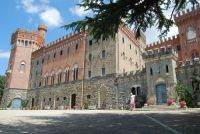 Castello di Valenzano 11 Facciata Castello